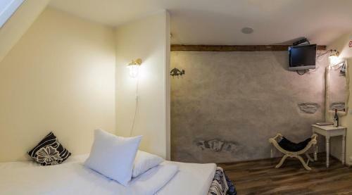Cru Hotel