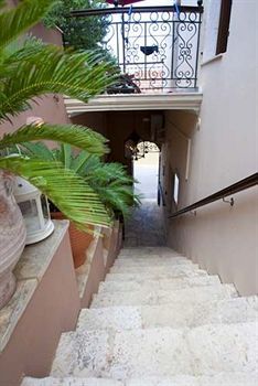 Wohnsitz Faros Suites