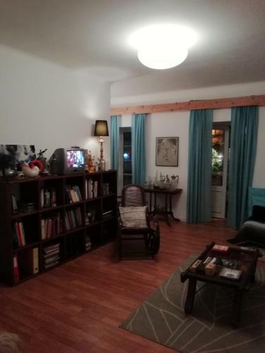 Marina Lounge Home