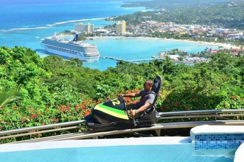 Luxury 2br Home Facing Beach W/pool Montego Bay #4