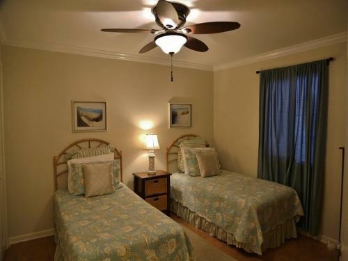 Apartment Castaways 2c Condo
