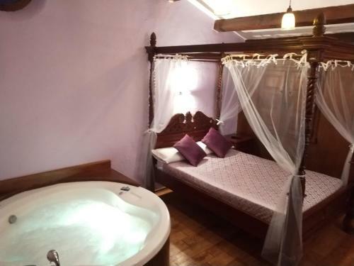Hotel Las Casas De Isu