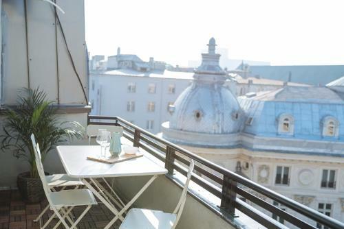 Apartment Brezoianu Spacious Flat
