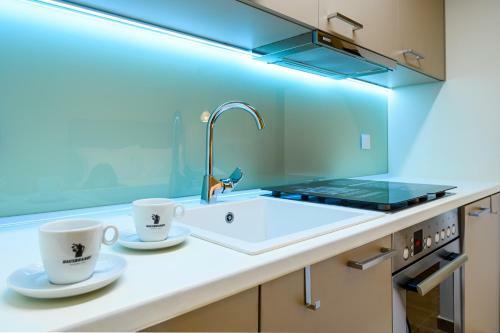 Blackhaus Apartments