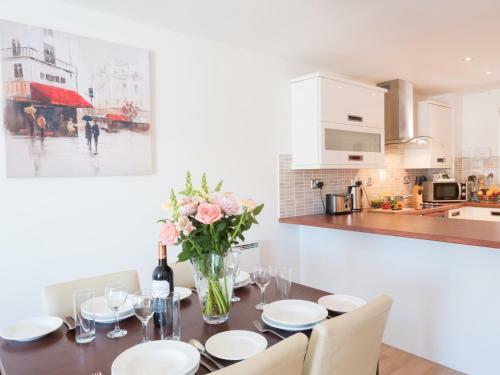 Book A Base Apartments - Duke Street