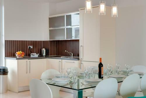 Book A Base Apartments - Duke Street