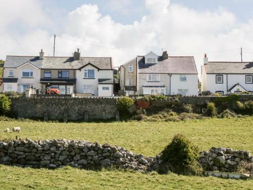 4 Anglesey Road
