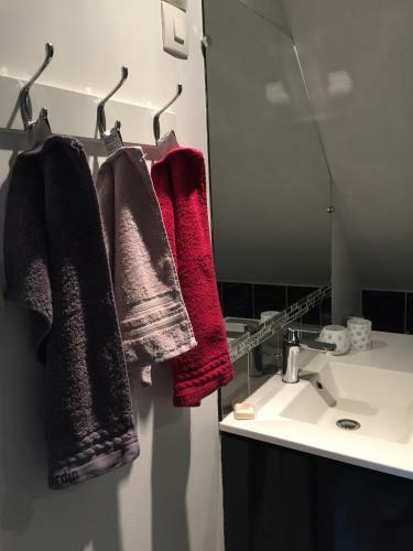 Hostel Les Charmes Du Petit Pr�