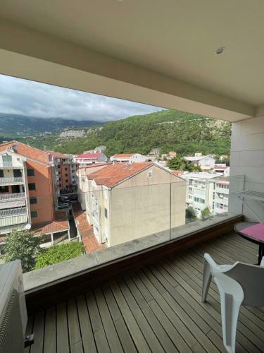 Sunny Boulevard Apartment