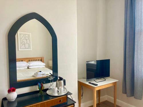 Hostel Riviera