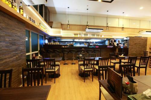 Super Hotel Yangon
