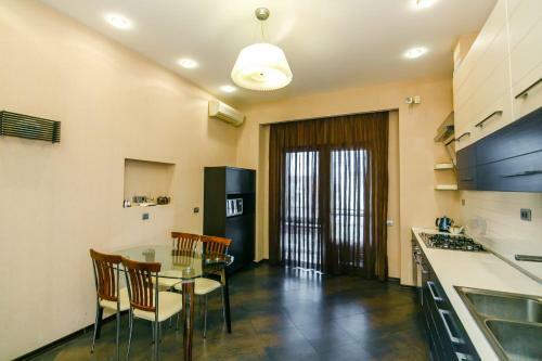 Apartment Teatr Rashida Beibytova 2