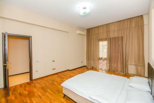 Apartment Teatr Rashida Beibytova 2