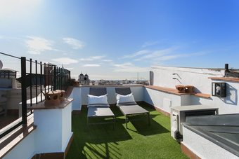 Apartments Penthouse With Private Terrace & Balcony In Plaza Mayor Square. Plaza Mayor IV
