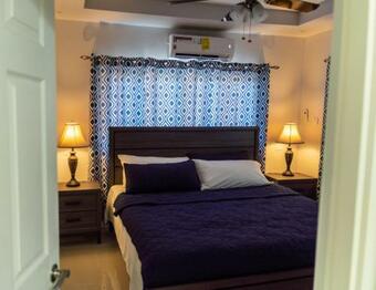 Apartment La Vue, Montego Bay, Spacious King Bed Suite