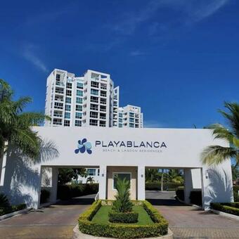 Apartment Playa Blanca Town Center Suites