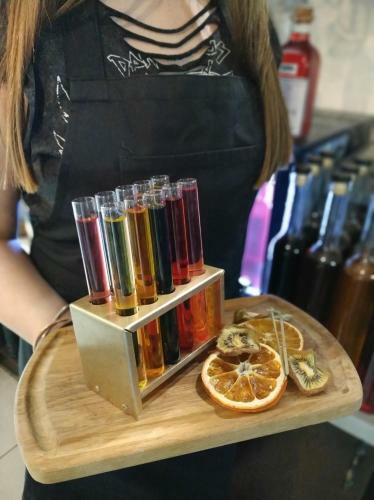 Hotel Syndicate, ??????????? ????????