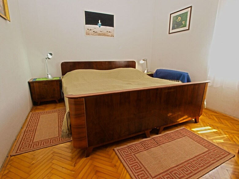 Apartment 461