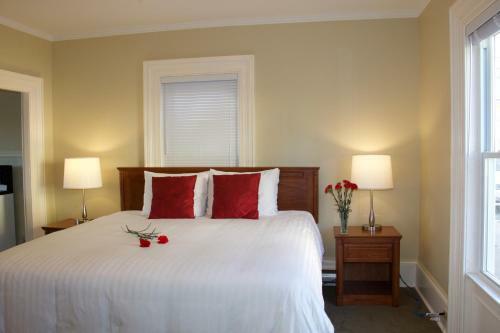 Auberge Rum Runner Inn