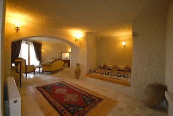 Auberge Arif Cave Hotel