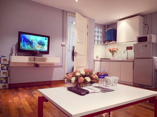 Mayhouse -cozy Harmony