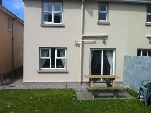 Lios Na Mara Lahinch