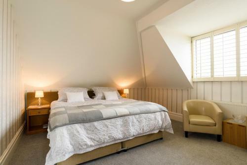 Crossroads Hotel Bed & Breakfast