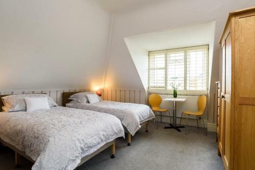 Crossroads Hotel Bed & Breakfast