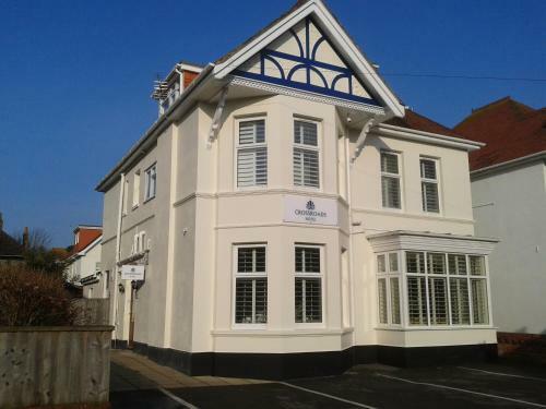 Crossroads Hotel Bed & Breakfast