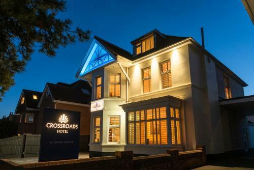 Crossroads Hotel Bed & Breakfast