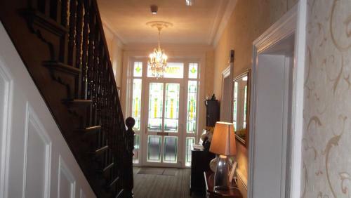 Cedar Lodge Bed & Breakfast