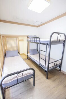 Hi Jun Guesthouse Hotel