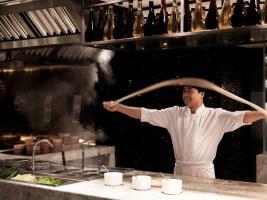 Pullman Shanghai Skyway Hotel