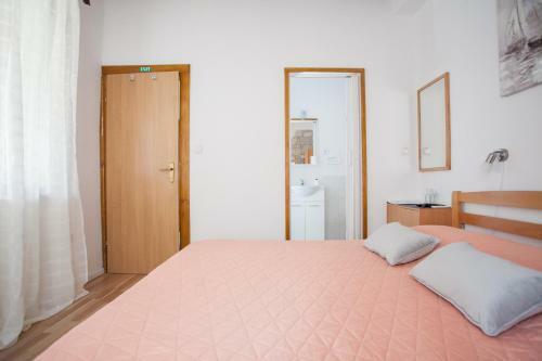 Guesthouse Trogir Proto Hostel