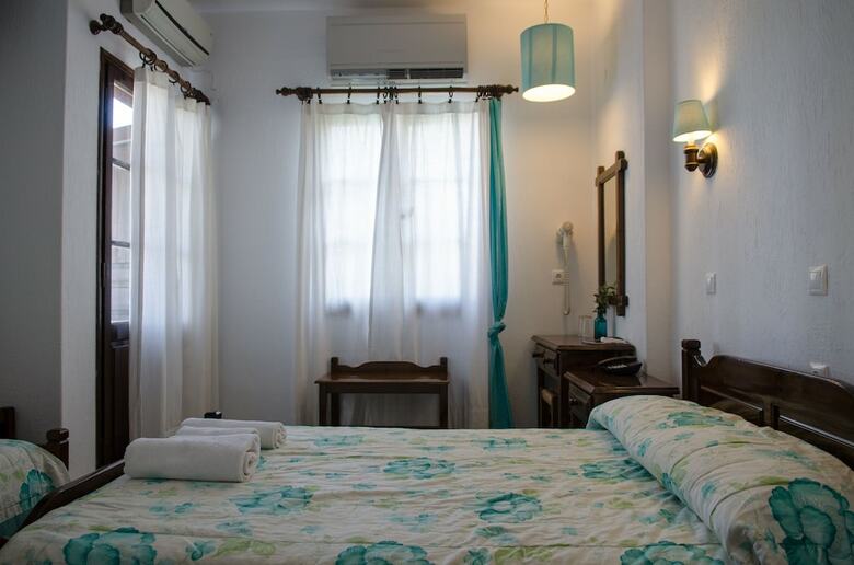 Elli Hotel