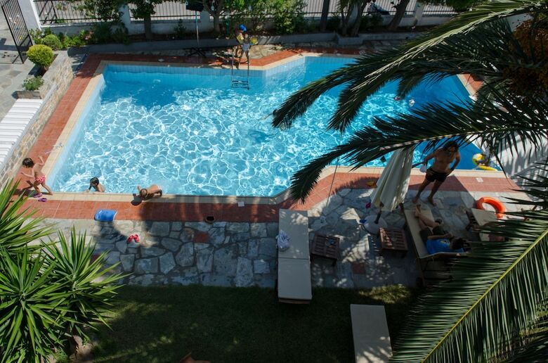 Elli Hotel