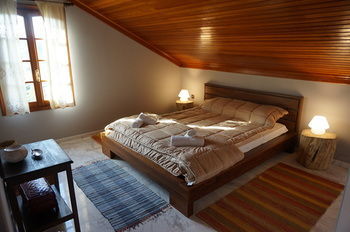 Faros Suites Residence