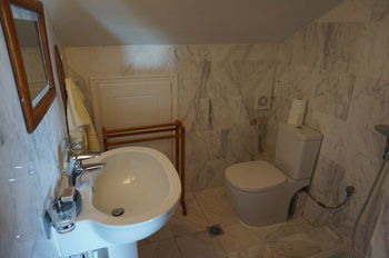 Faros Suites Residence