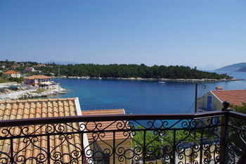 Faros Suites Residence