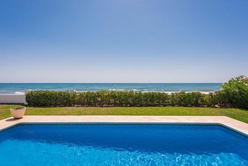 1100 Marbella Beachfront First Line Villa