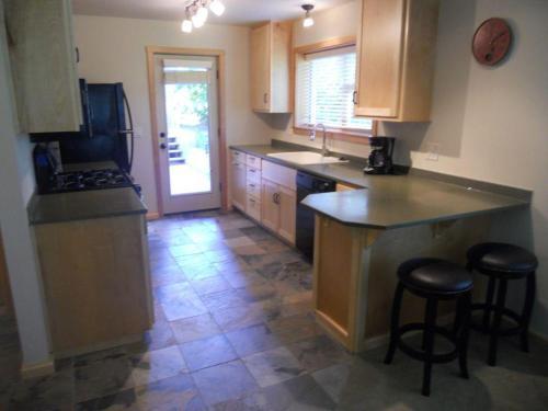 Hutson's Hideaway Apartment