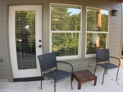 Hutson's Hideaway Apartment