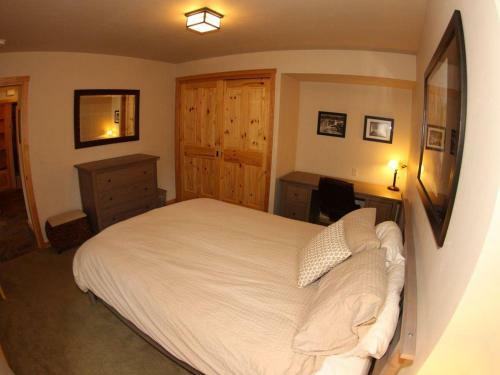 Hutson's Hideaway Apartment