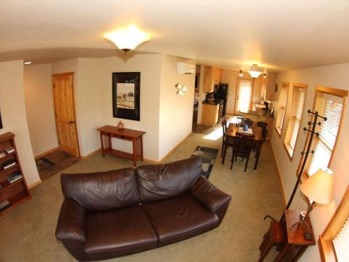 Hutson's Hideaway Apartment