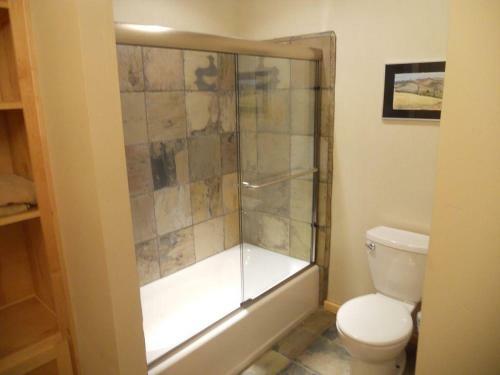 Hutson's Hideaway Apartment