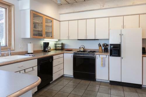 Riverdell-river/mt Vw-ac-2br/2b