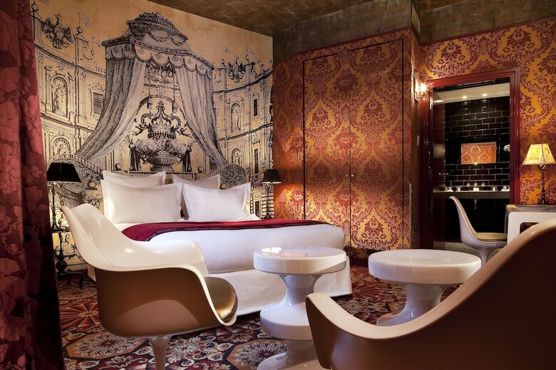 Du Petit Moulin Hotel