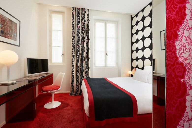 Du Petit Moulin Hotel