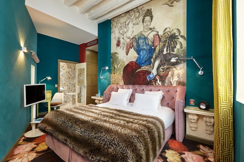 Du Petit Moulin Hotel