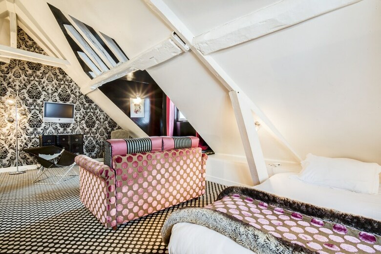 Du Petit Moulin Hotel